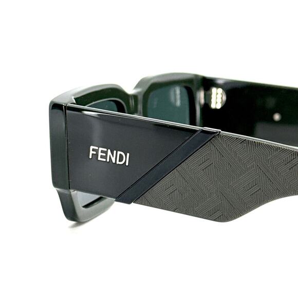 NEW!!! FENDI Sunglasses FE40131I 96N, Authentic - Picture 7 of 11
